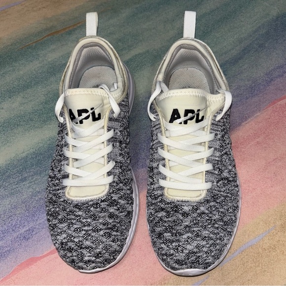 APL Athletic Propulsion Labs Techloom Phantom Womens Size 7 Gray Running Shoes - Picture 3 of 9